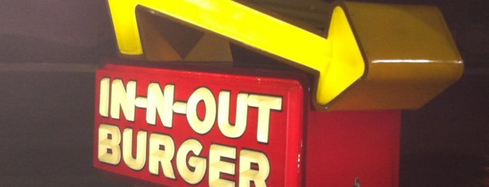 In-N-Out Burger is one of Orte, die Leigh gefallen.