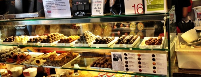FIKA Espresso Bar is one of สถานที่ที่บันทึกไว้ของ James.