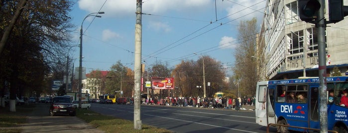 Петропавловская площадь is one of Площади города Киева.