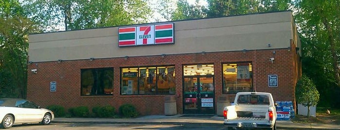 7-Eleven is one of Chadさんのお気に入りスポット.
