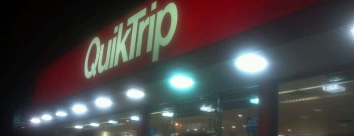 QuikTrip is one of Tempat yang Disukai Chester.