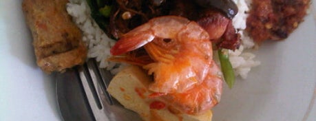 Warung Nasi Gonde "Cik Swi" is one of Bali Authentic Culinary.