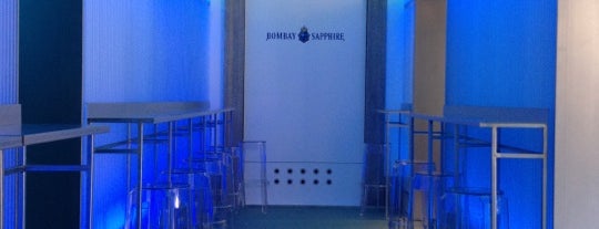 bombay sapphire room is one of Coctelerías/pubs/afterworks.