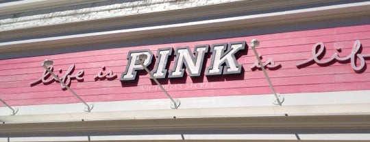 Victoria's Secret PINK is one of สถานที่ที่ Candy ถูกใจ.