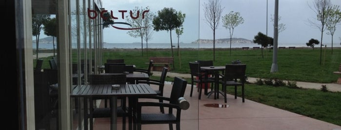 Beltur Cafe is one of Tempat yang Disukai Ferdi.