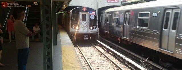 MTA Subway - Q Train is one of สถานที่ที่ Leigh ถูกใจ.