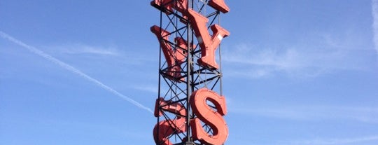 Ray's Boathouse is one of Food to eat in Seattle.