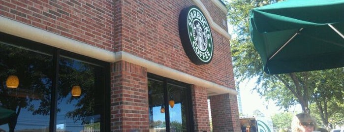 Starbucks is one of สถานที่ที่ Wil ถูกใจ.
