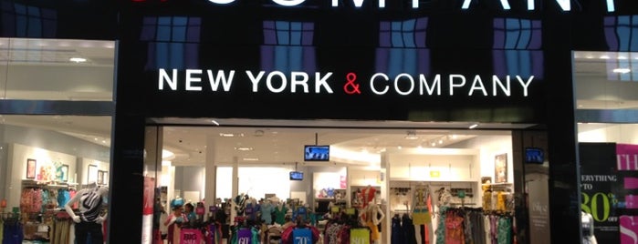New York & Company is one of Susanさんのお気に入りスポット.