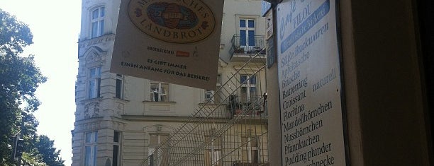 Café-Bistro Filou is one of Joerg'in Kaydettiği Mekanlar.