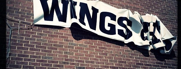 H.J. Wings & Things is one of Lieux qui ont plu à Todd.