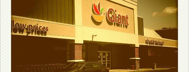 Giant is one of Lugares favoritos de Lynn.