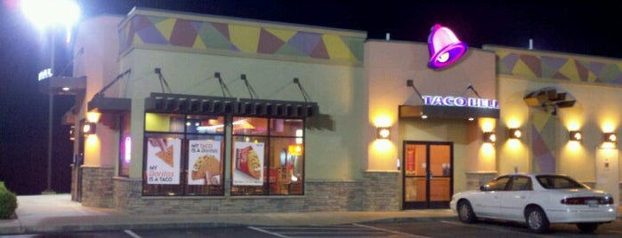 Taco Bell is one of สถานที่ที่ Jordan ถูกใจ.