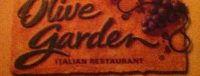 Olive Garden is one of Locais curtidos por Eve.