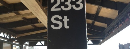 MTA Subway - 233rd St (2/5) is one of Tempat yang Disukai Jenn.