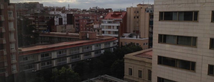 Atenea Aparthotel is one of Hoteles para Moteros.
