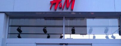 H&M is one of Alejandra 님이 좋아한 장소.