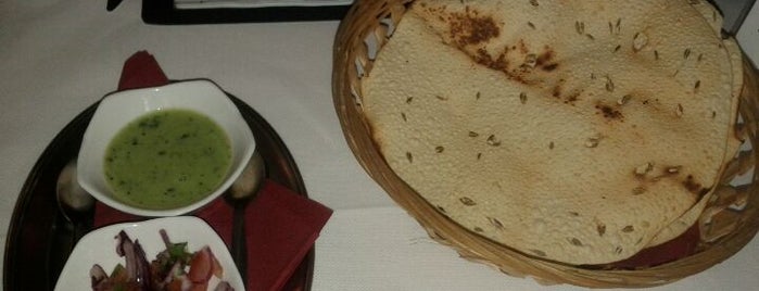 India Poort Indian Restaurant is one of Lieux qui ont plu à Petri.