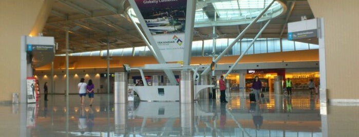 スナイ国際空港 (JHB) is one of Airports in Malaysia.