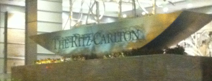The Ritz-Carlton, Charlotte is one of Tempat yang Disukai Teresa.