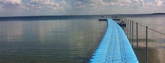 озеро Нарочь is one of Dmitriy'in Beğendiği Mekanlar.