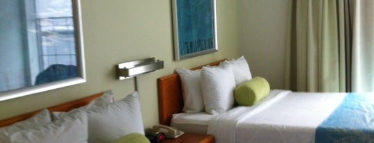 SpringHill Suites by Marriott New Orleans Downtown is one of Tempat yang Disukai William.