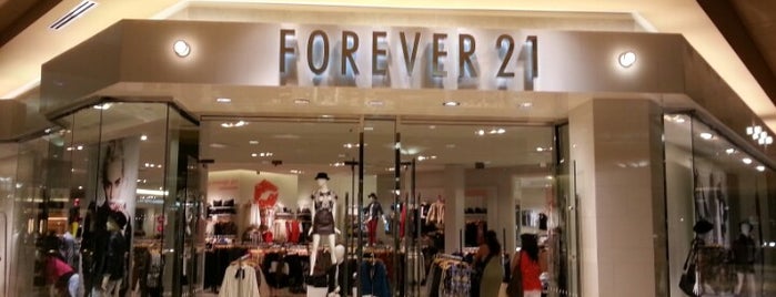 Forever 21 is one of Tempat yang Disukai Dewana.
