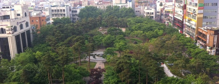 Feb. 28 Jungang Memorial Park is one of Locais curtidos por JuHyeong.