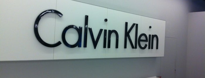 Calvin Klein Men's Outlet is one of Orte, die Cezar gefallen.