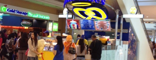Auntie Anne's is one of Nojanさんのお気に入りスポット.