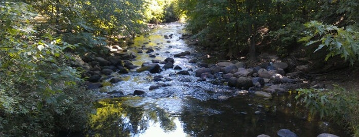 Nine Mile Creek is one of Locais salvos de Tau.