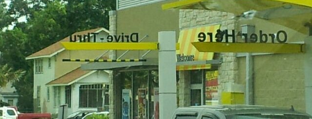 McDonald's is one of Tempat yang Disukai Ayana.