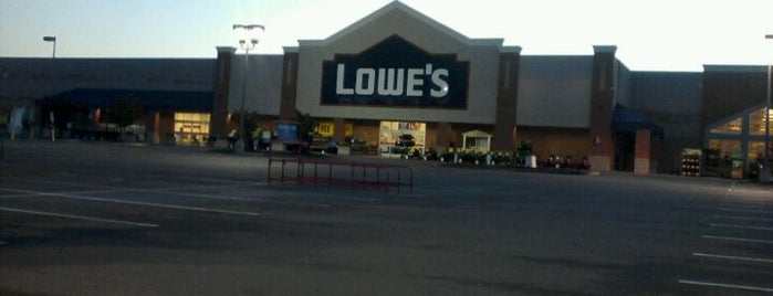 Lowe's is one of Mrs 님이 좋아한 장소.