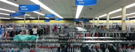 Ross Dress for Less is one of Orte, die Terrence gefallen.