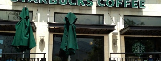 Starbucks is one of Orte, die Santiago gefallen.