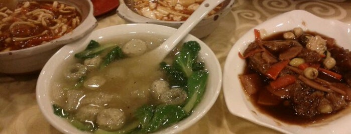 松月樓 is one of 上海美食.