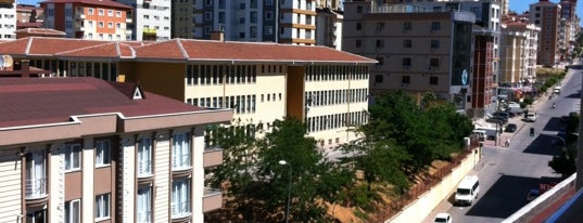 Yukarı Dudullu 75. Yıl İlköğretim Okulu is one of Tempat yang Disukai Mürvet.