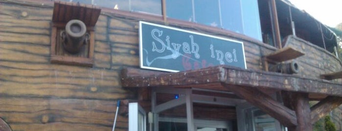 Siyah İnci Cafe is one of Locais curtidos por Yasin.