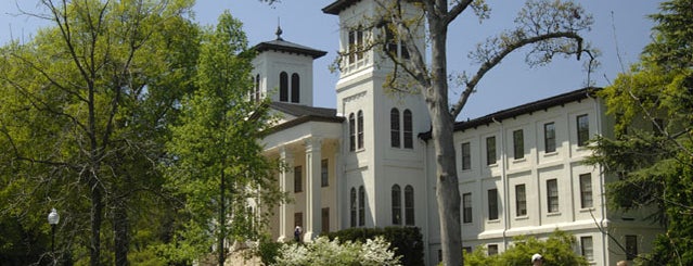 Wofford College is one of Lesley : понравившиеся места.