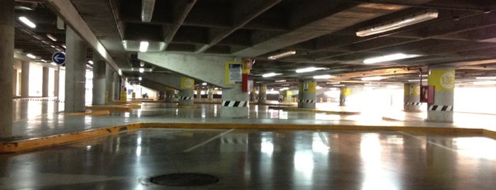 Estacionamiento Galerías Monterrey is one of Lugares favoritos de Tanya.