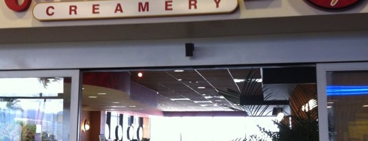 Cold Stone Creamery - Temporarily Closed is one of Orte, die Oscar gefallen.