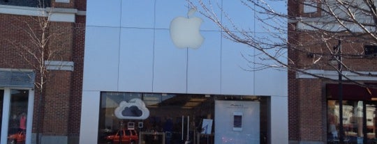 Apple Deer Park is one of Apple Stores.