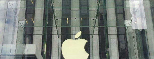 Apple Fifth Avenue is one of 101 places to see in Manhattan before you die.