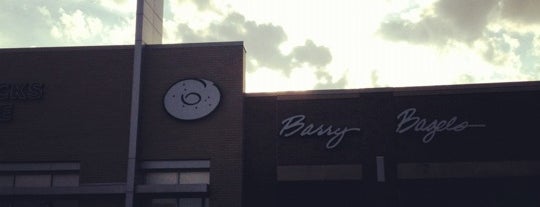 Barry Bagels is one of Tempat yang Disukai Brittany.