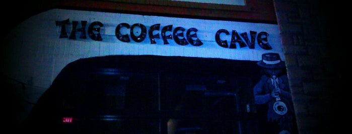 The Coffee Cave is one of Tender Roni'nin Kaydettiği Mekanlar.