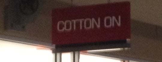 Cotton On is one of Lieux qui ont plu à Rebecca.