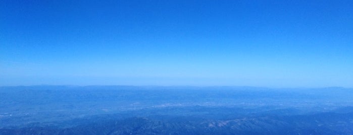 Flying High at 30,000 Feet is one of Lieux sauvegardés par Matt.