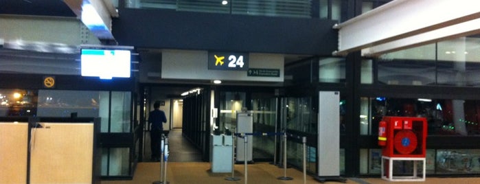 Puerta / Gate 24 is one of Aeropuertos de Chile.