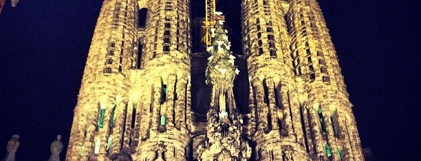 Basílica de la Sagrada Família is one of Dream Destinations.