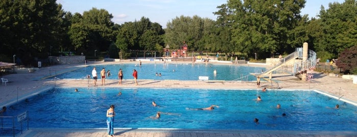 Sommerbad Wuhlheide is one of Desi : понравившиеся места.